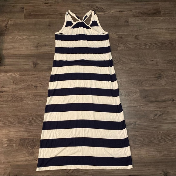 Gap Maternity maxi dress striped twist back - Picture 2 of 8